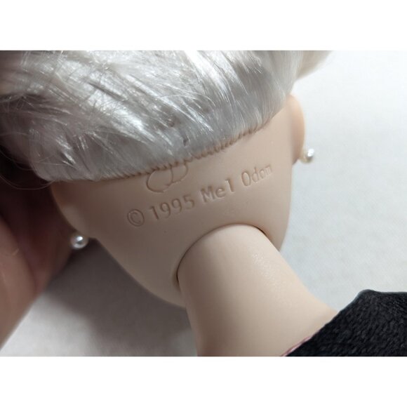 Gene Marshall Little Black Dress Fashion Doll + COA, booklet, stand and box, - Picture 9 of 10